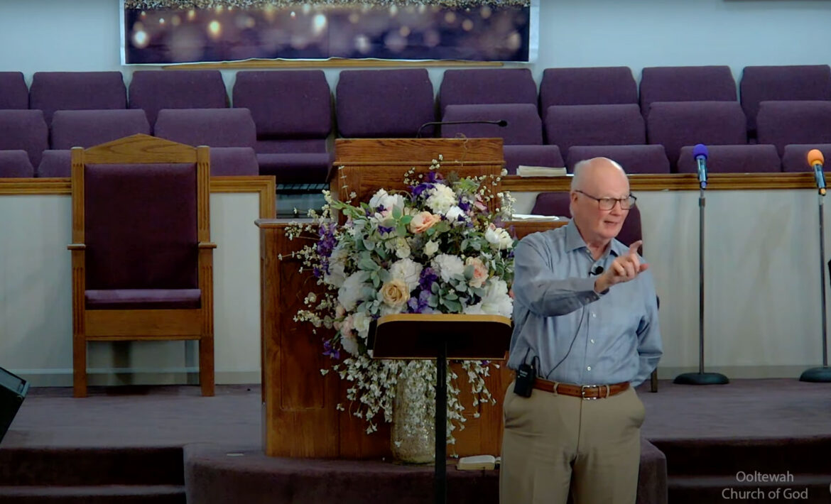 Dan Palmer preaching.